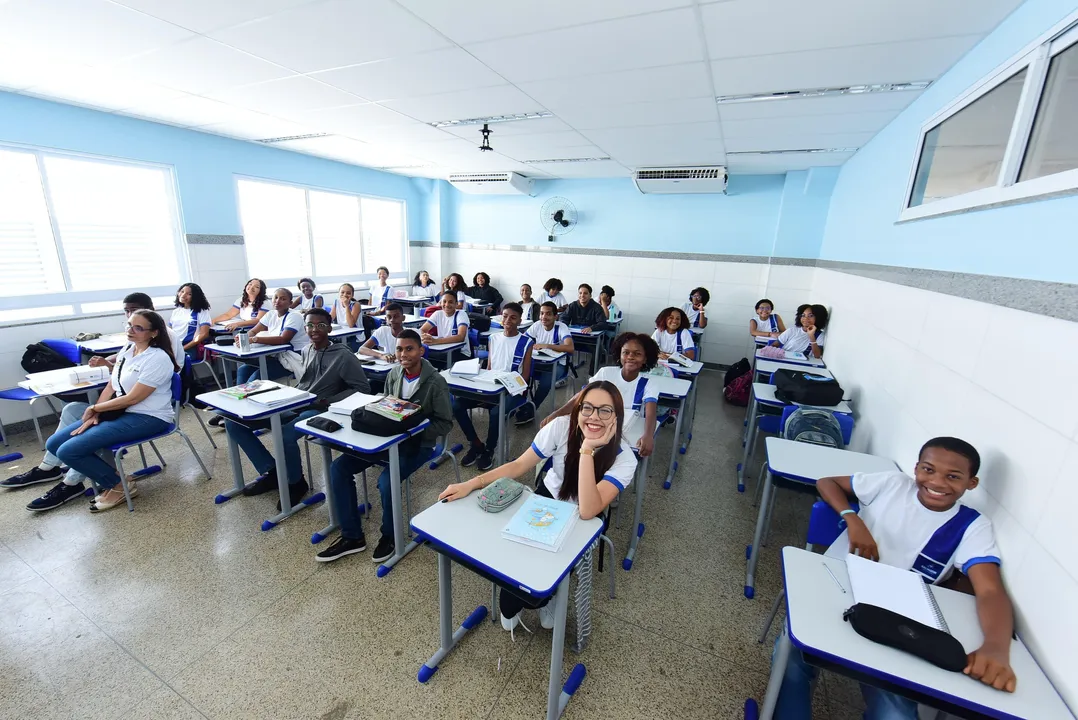 Imagem ilustrativa da imagem CMS aprova ampliação do ensino bilíngue na rede municipal de Salvador