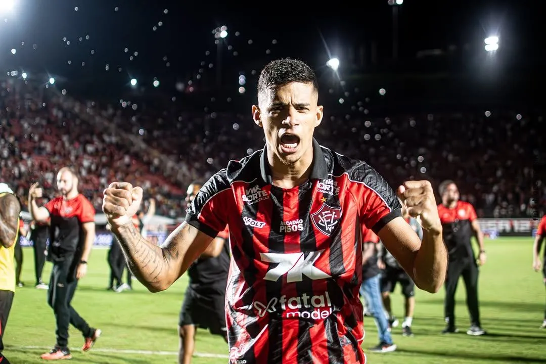 Camutanga foi titular na vitória sobre o Galo