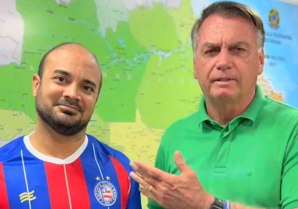 Alden ao lado de Bolsonaro