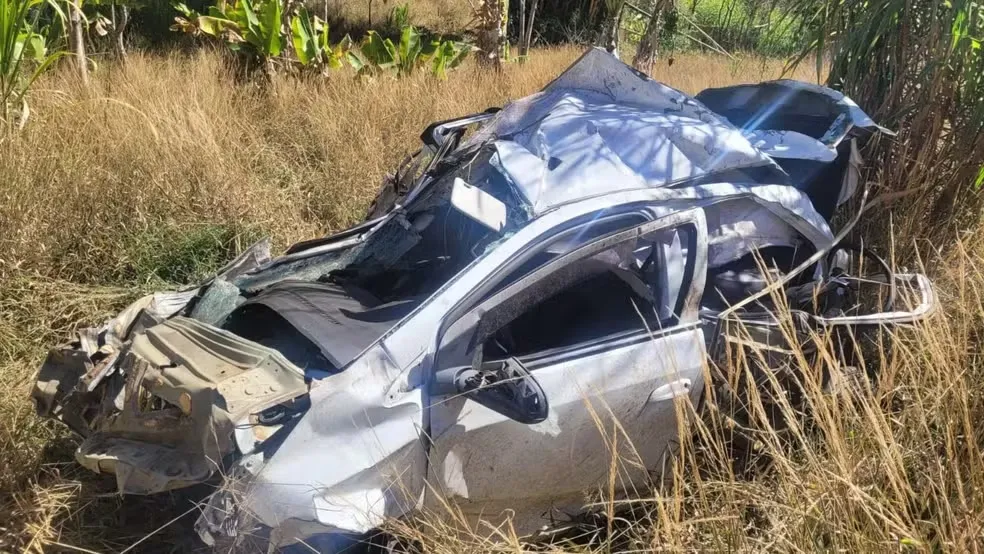 Carro despencou na Região Serrana do Espírito Santo