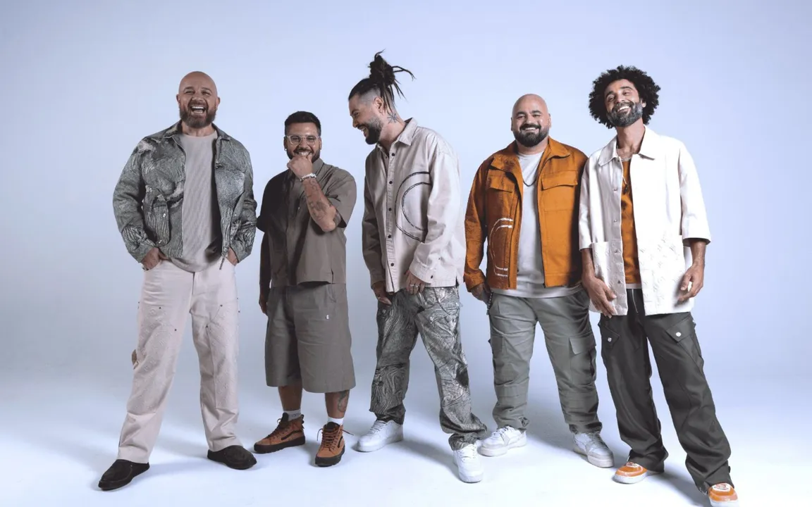A banda está comemorando o 20º aniversário
