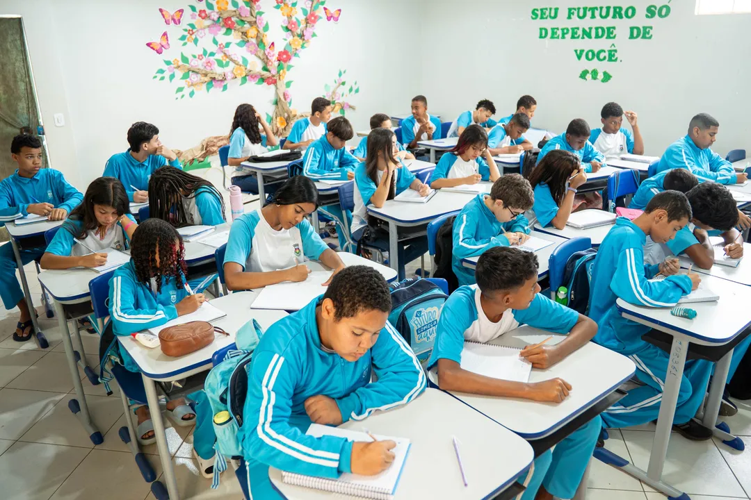 Estudantes da rede municipal de LEM