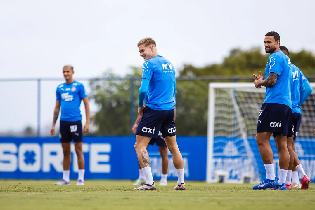 Juba, Jota e Willian José durante treino do Bahia