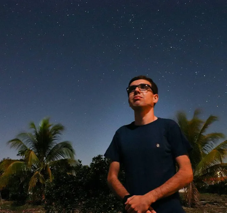 O comunicador e astrônomo amador Alexsandro Mota