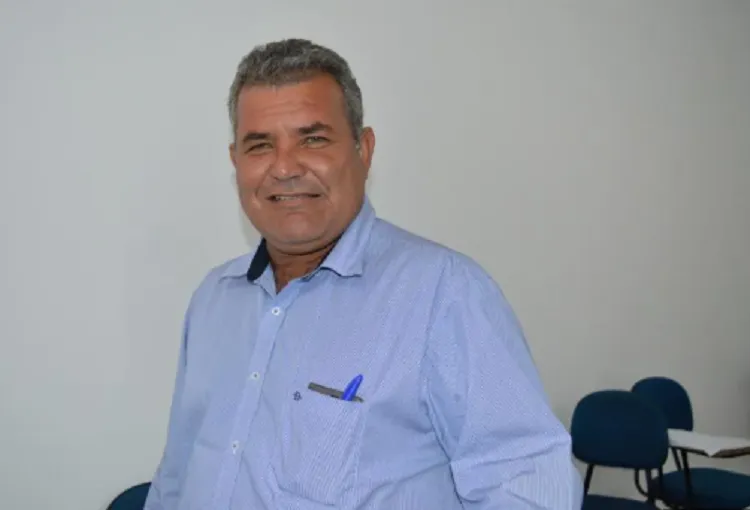 Ueliton Valdir Palmeira Souza (Avante), prefeito de Contendas do Sincorá