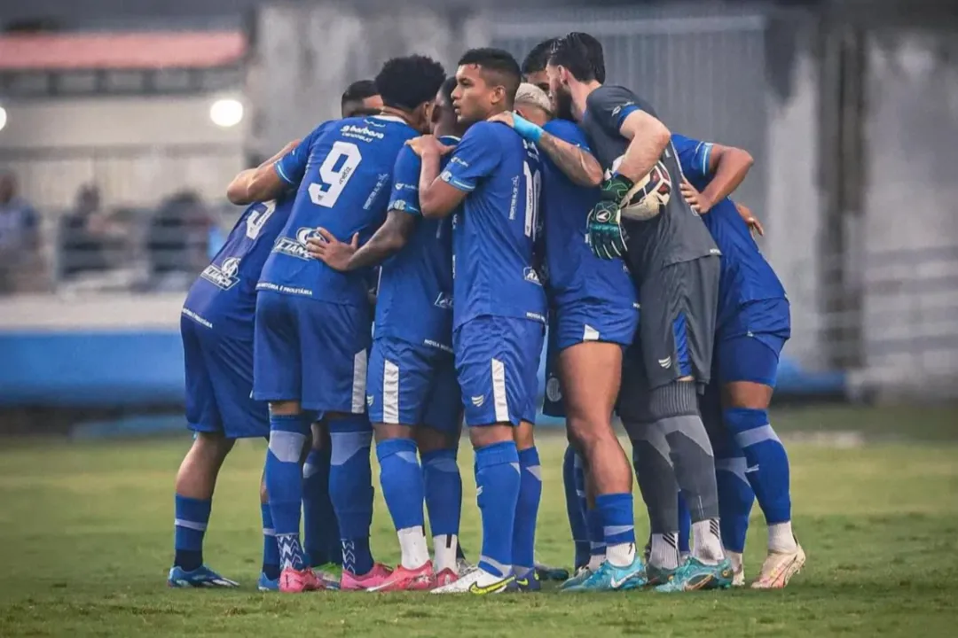 O Confiança terá sete desfalques para as finais da Copa do Nordeste 2025 contra o Bahia. A equipe aposta em sua defesa sólida para o duelo.