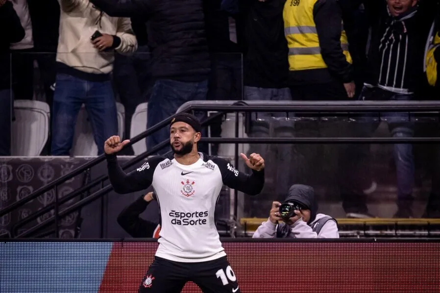 Corinthians e Fluminense saem em vantagem nas oitavas de final da Copa do Brasil 2025. Já CSA, Vasco, Cruzeiro e CRB empatam e deixam vaga em aberto na volta.