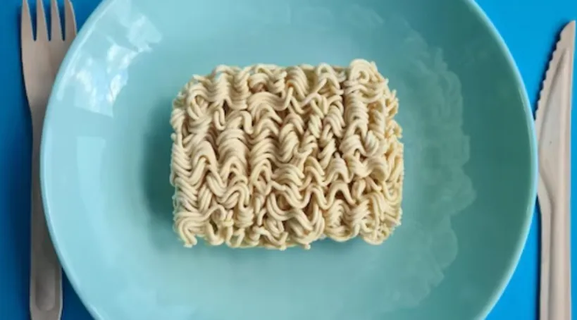 Jovem morre após comer macarrão instantâneo
