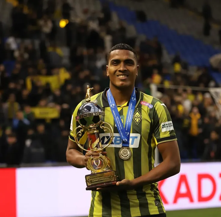 Atacante baiano tem feito gols e contribuído com a ascensão do Kairat