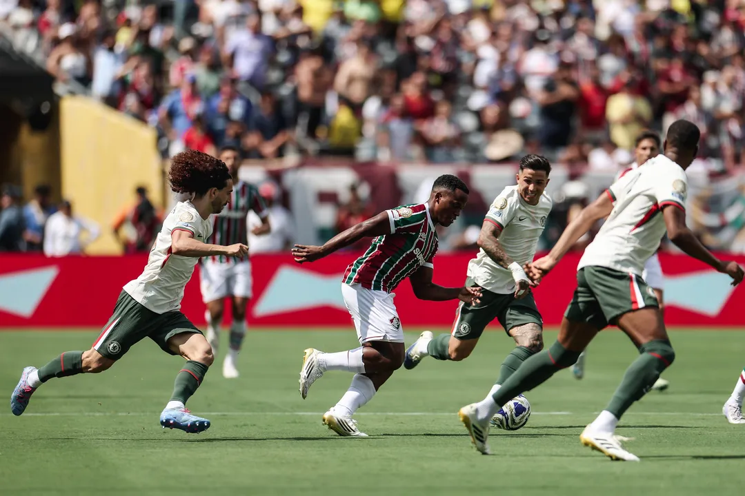 Jhon Arias é o novo reforço do Wolverhampton. Ex-Fluminense, o colombiano custou 22 milhões de euros e vestirá a camisa 10 do clube inglês.