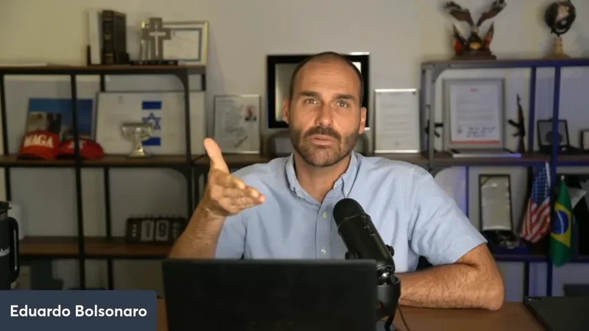 Eduardo Bolsonaro chama delegado da Polícia Federal de 'cachorrinho' e ameaça retaliar