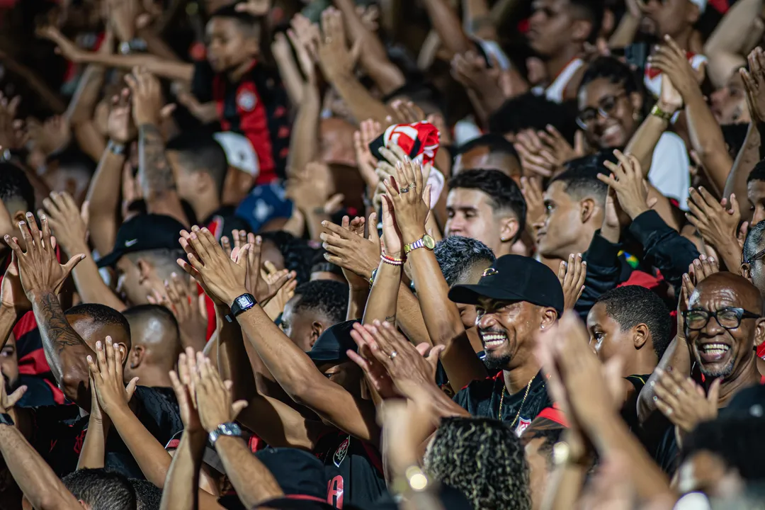 Vitória e Flamengo se enfrentam pela 21ª rodada do Brasileirão