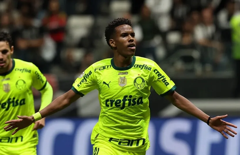 O jovem Estêvão se destacou no Palmeriras antes de chegar ao Chelsea e na Seleção Brasileira