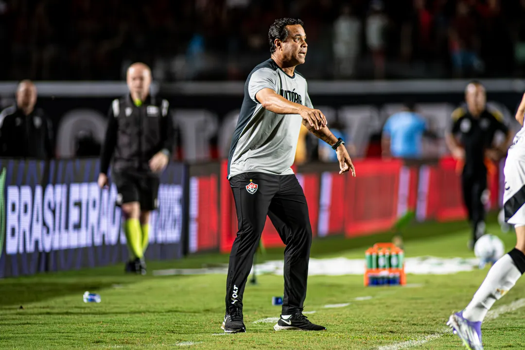 Rodrigo Chagas, técnico interino do Vitória