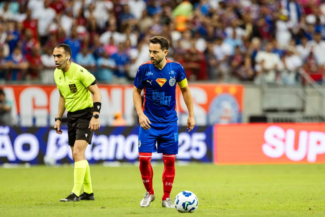 Everton Ribeiro em campo pelo Bahia
