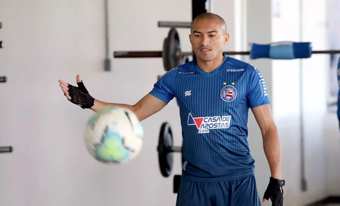 Nino Paraíba em treinamento pelo Bahia