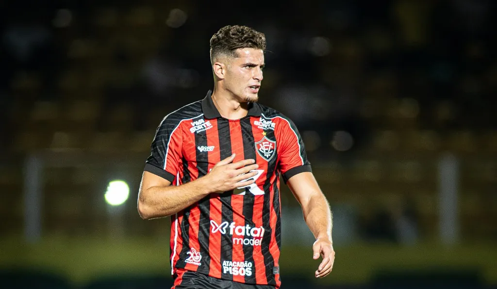 Rúben Rodrigues em ação na partida contra o Mirassol