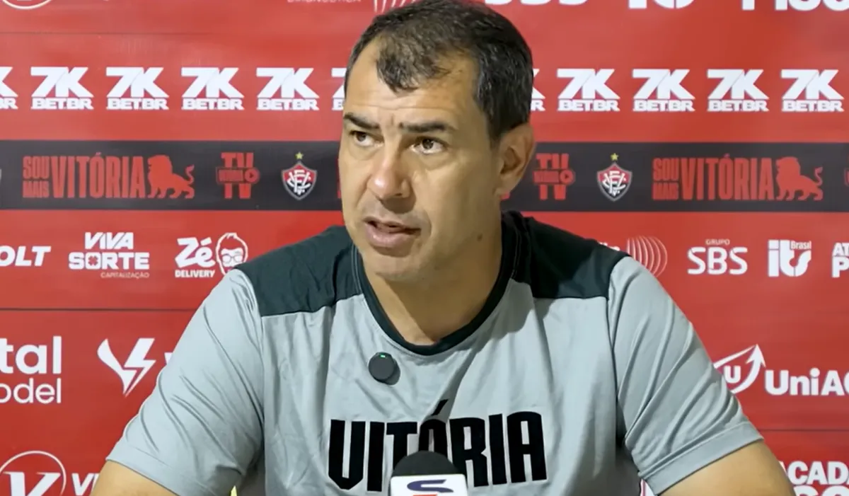Fábio Carille durante entrevista coletiva