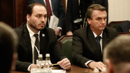 Carlos Bolsonaro revela estado do pai