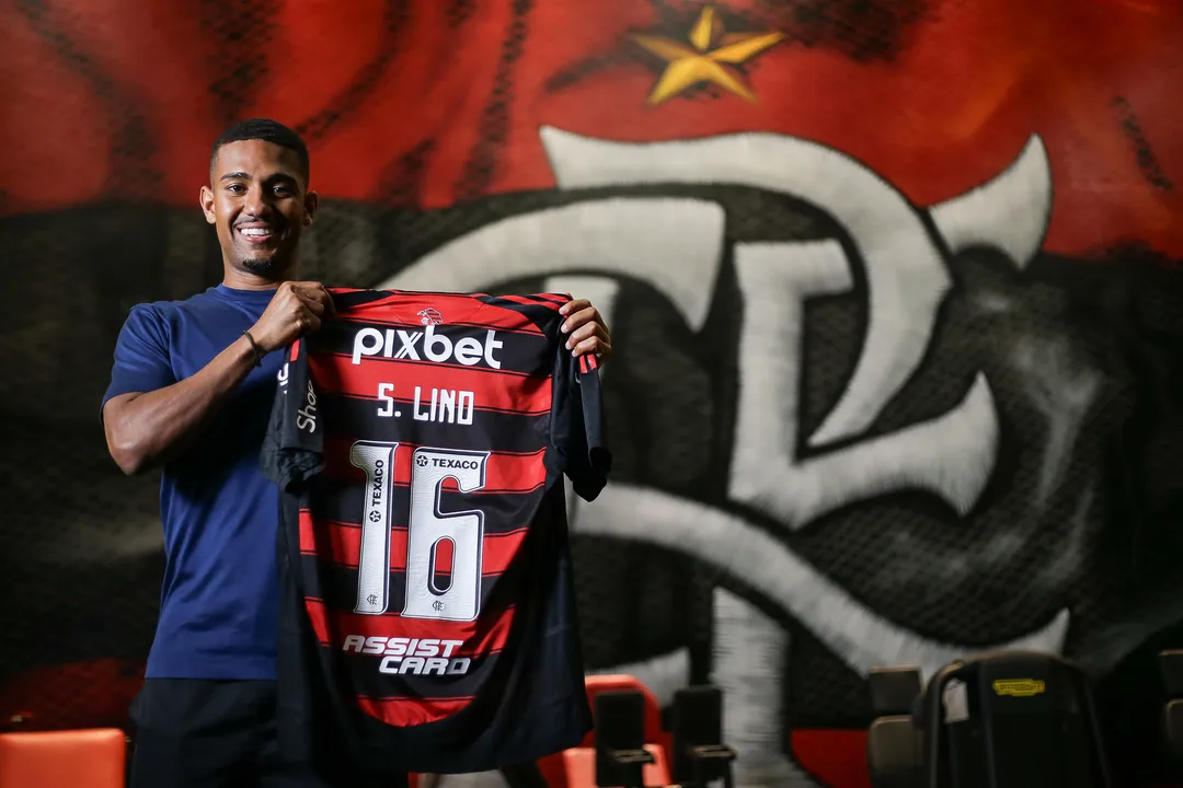 Samuel Lino anunciado no Flamengo