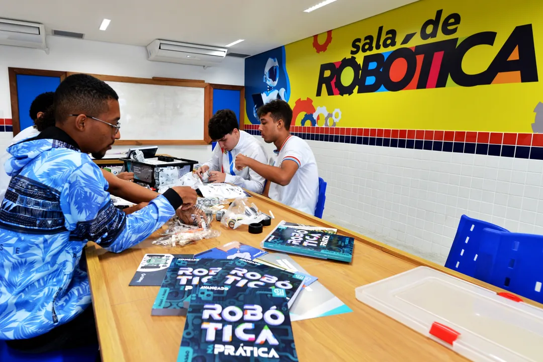 Formação em robótica aconteceu nesta quarta-feira