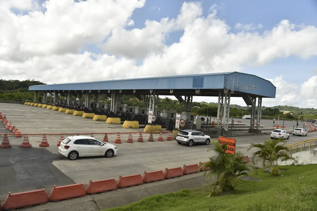 Praça do pedágio na BR 324, Simões Filho