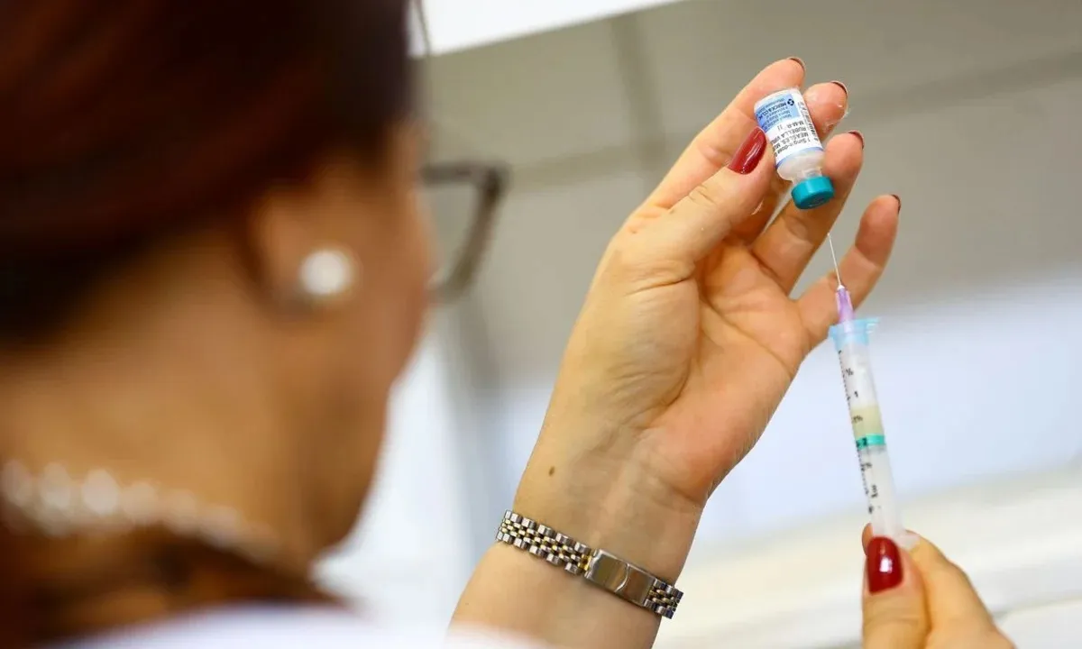 Pesquisas que desenvolvem vacinas contra doenças como câncer, HIV, Zika estão em risco