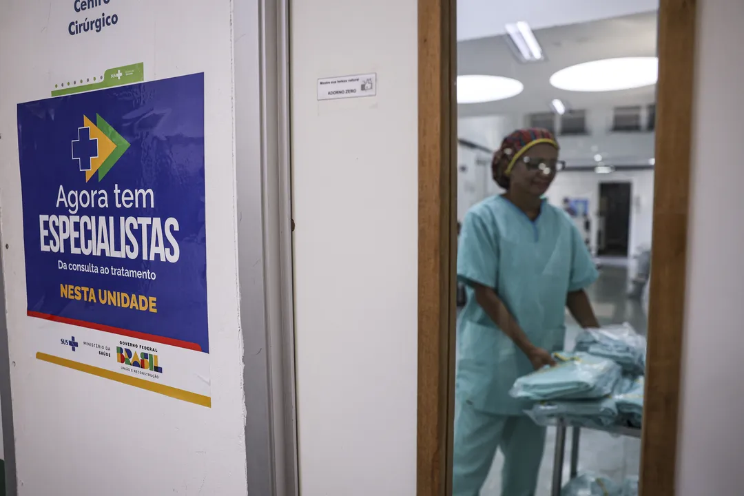 Programa Agora Tem Especialistas, do governo federal