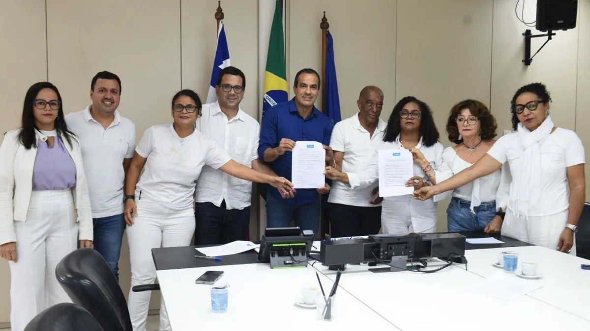 Prefeitura e representantes da APLB Sindicato