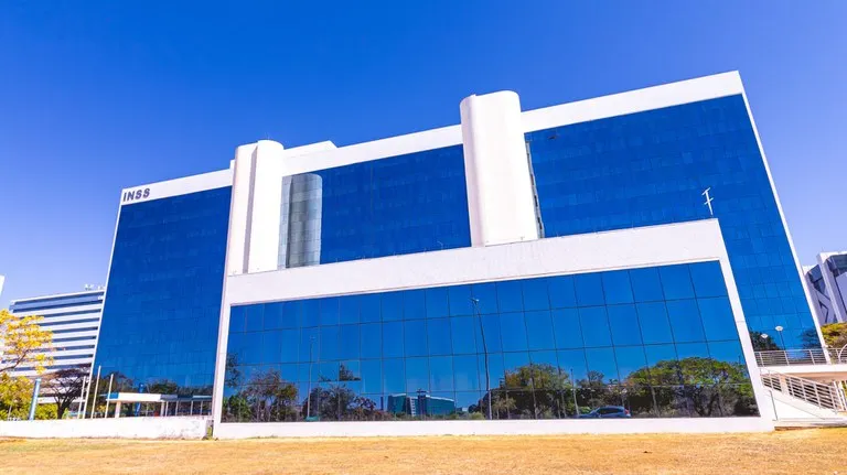 INSS suspende contrato com banco após violações graves de contrato