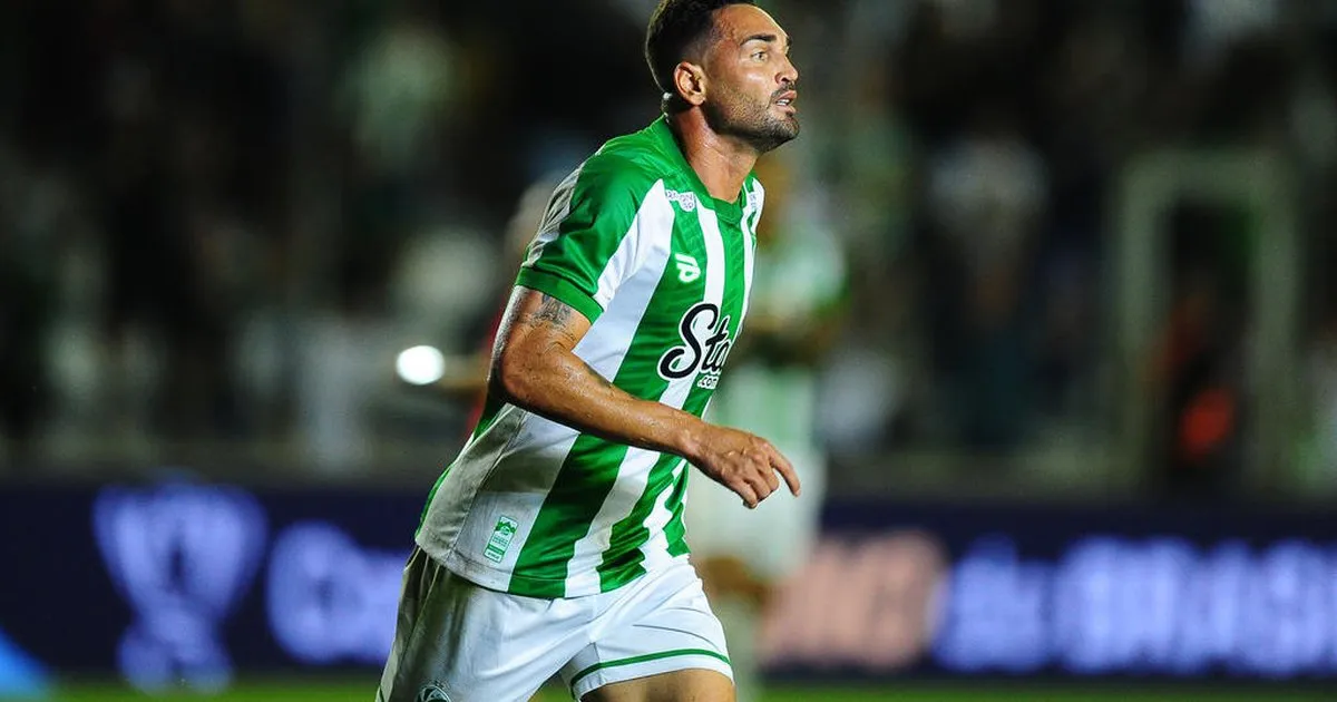 Ídolo do Bahia, Gilberto é centroavante do Juventude
