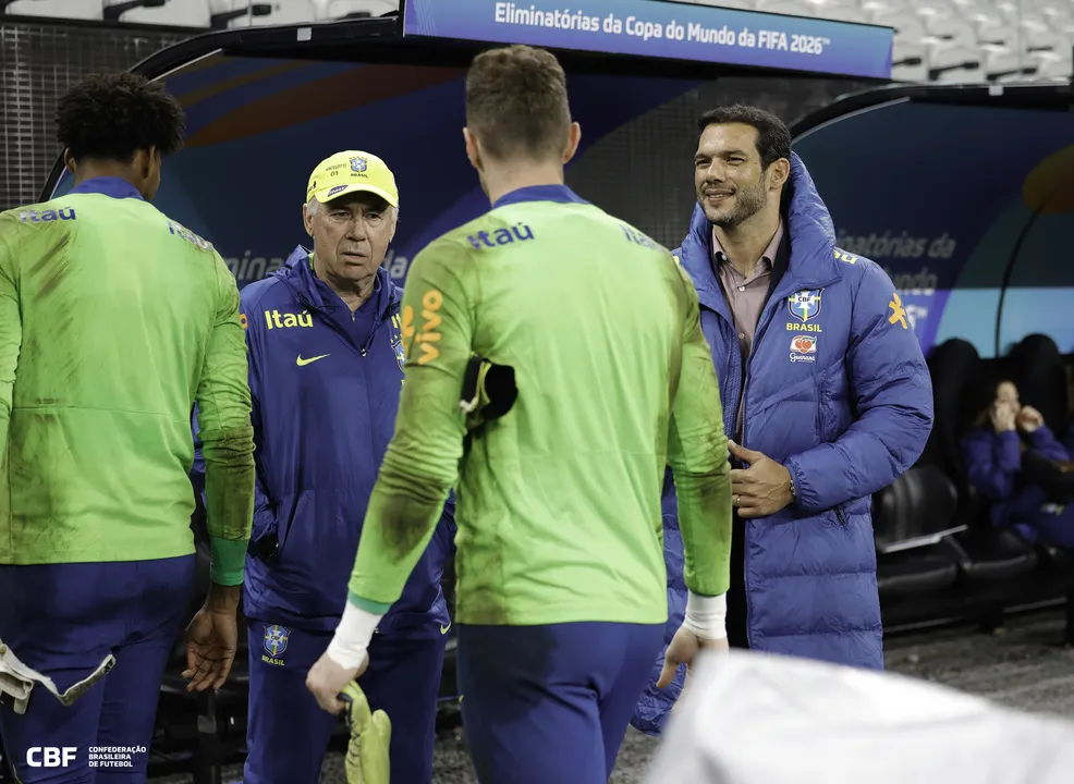Carlo Ancelotti em treino da Seleção Brasileira
