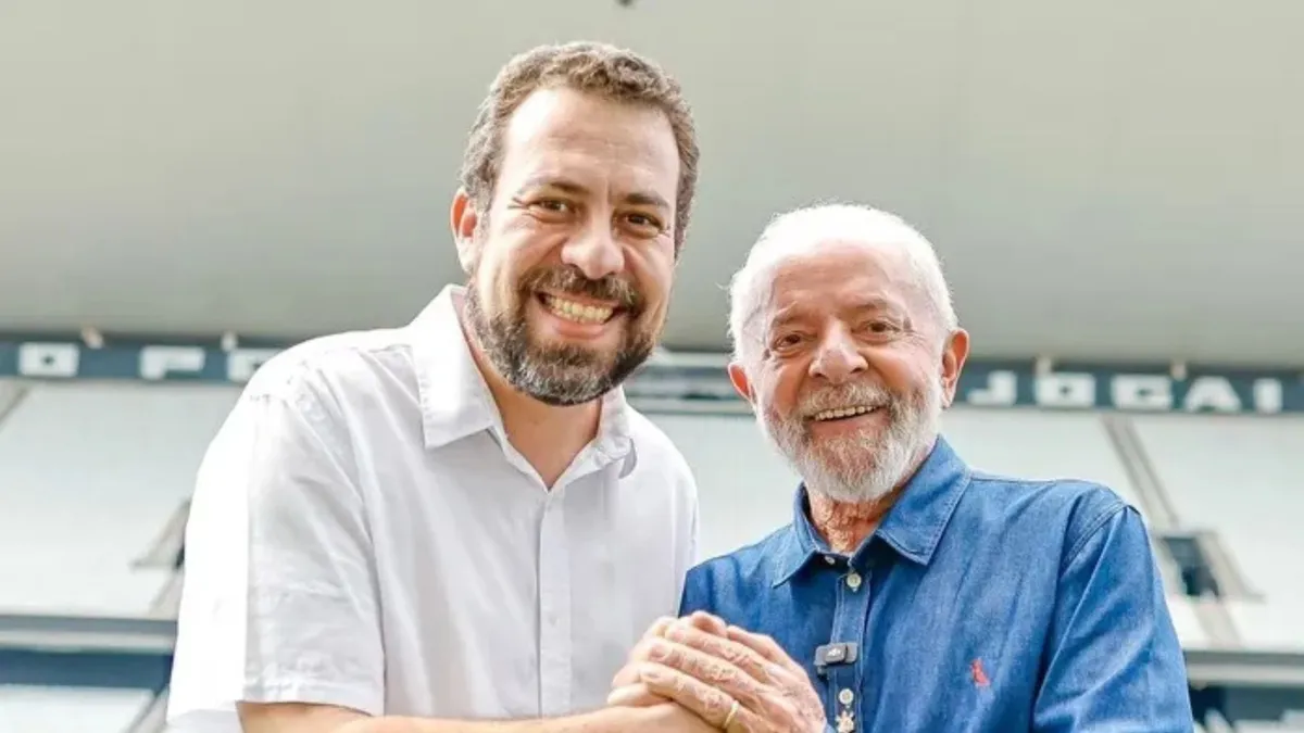 Lula e Guilherme Boulos durante agenda de campanha de 2022