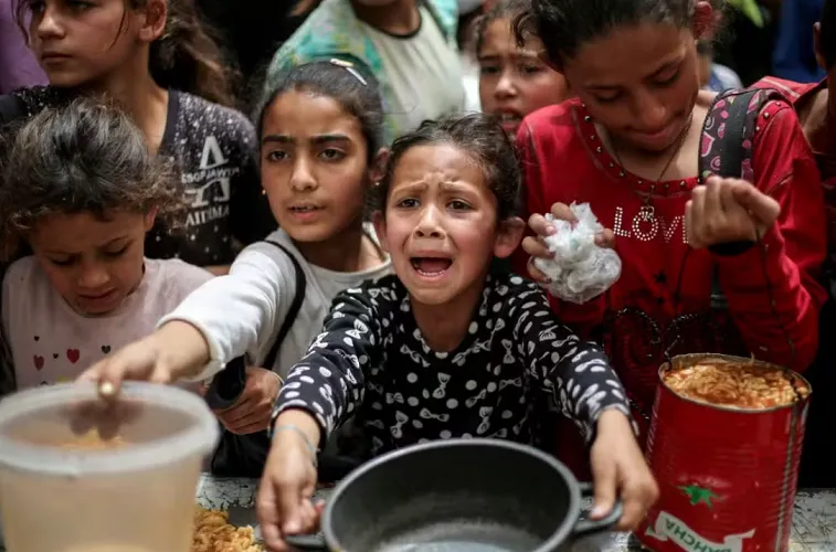 Ministério da Saúde da Palestina afirma que 111 palestinos morreram de fome desde o início da guerra em Gaza, em outubro de 2023