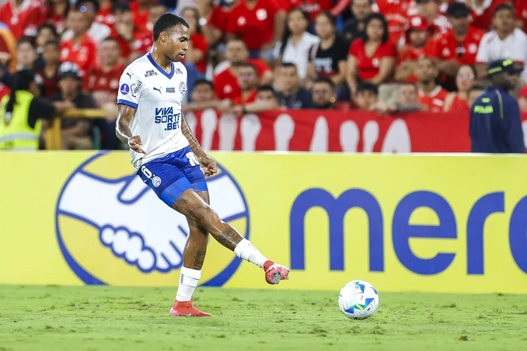 Jean Lucas avalia eliminação do Bahia na Sul-Americana, lamenta atuação apática no 1º tempo e pede foco no Brasileirão para enfrentar o Juventude