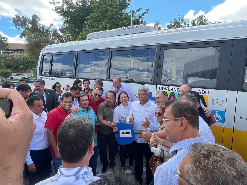 Jerônimo fez entregas em Juazeiro nesta quinta-feira, 17
