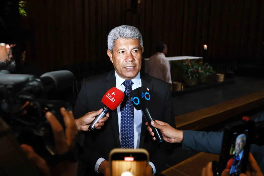 Jerônimo retirou PL que previa a alteração da estrutura remuneratória  de servidores