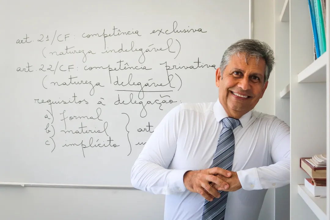 Manoel Jorge lança “Fundamentos da Constituição Econômica” em Brasília