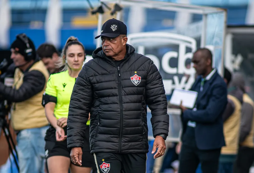 Laelson Lopes está de volta ao Vitória