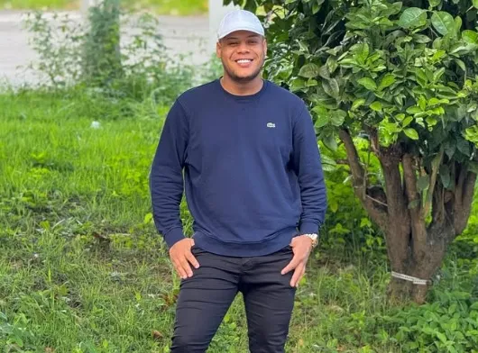 Dhenisson Renato Lima Almeida foi executado a tiros por dois homens em uma moto XRE prata