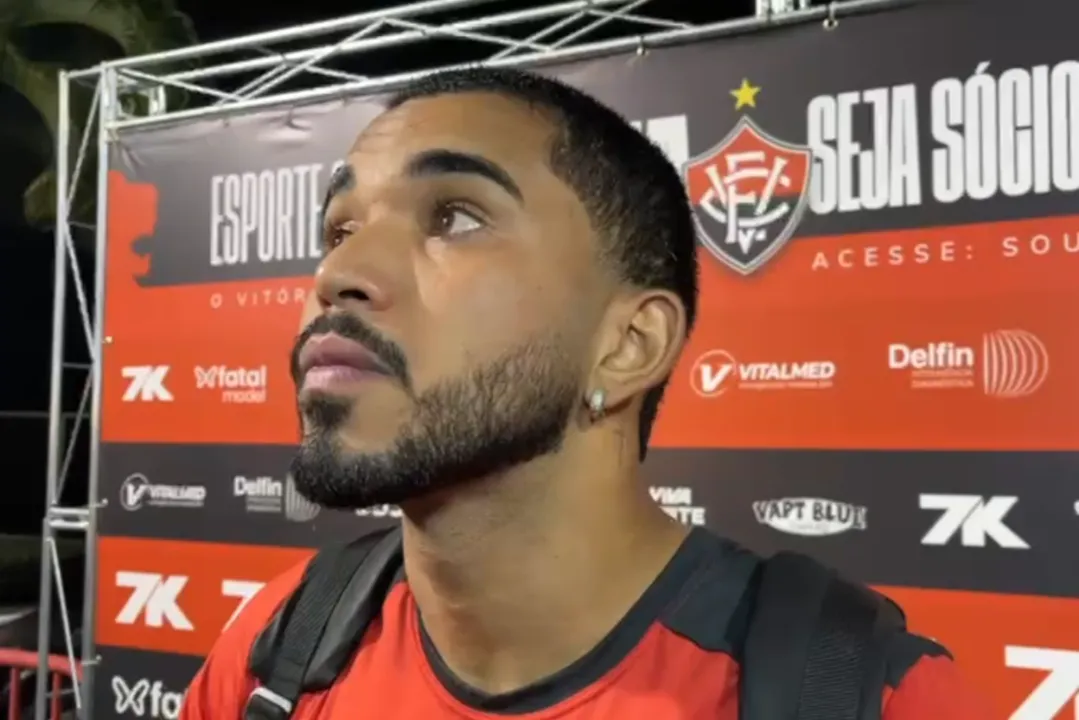 Após a vitória do Vitória sobre o Atlético-MG no Barradão, Lucas Arcanjo exaltou a força mental do grupo, elogiou a torcida e destacou a importância da reação no Brasileirão 2025