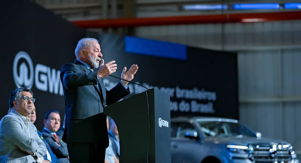 Presidente Lula durante inauguração de empresa chinesa