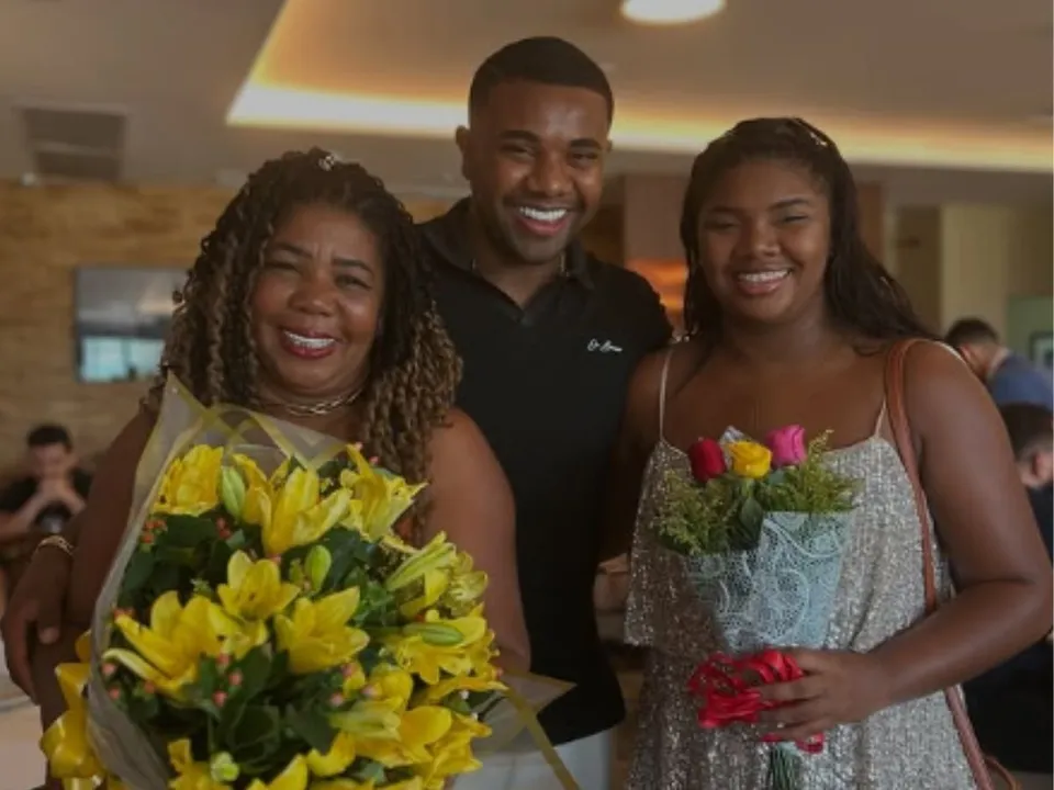 Elisangela, Davi e Raquel Brito