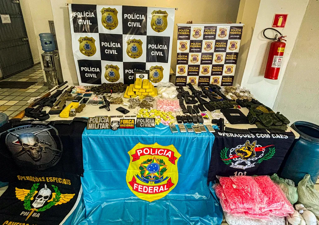 O material indica o alto poder de fogo dos suspeitos e a complexidade das ações criminosas articuladas na região
