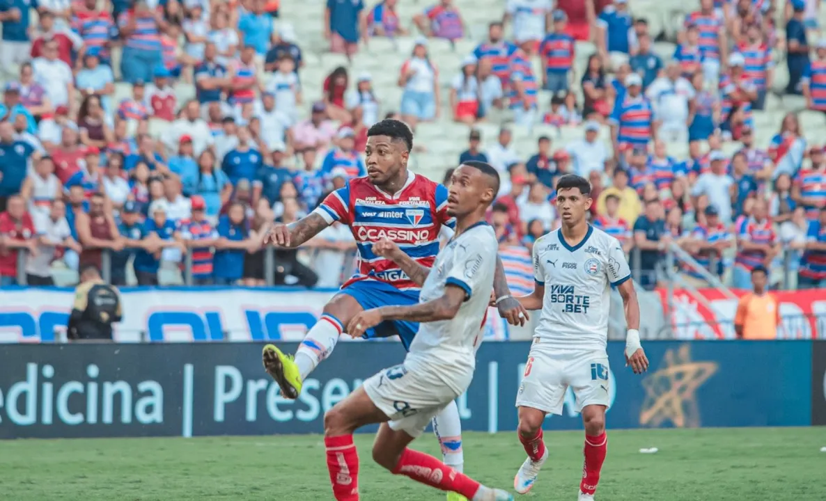 Marinho marcou um golaço na Arena Castelão