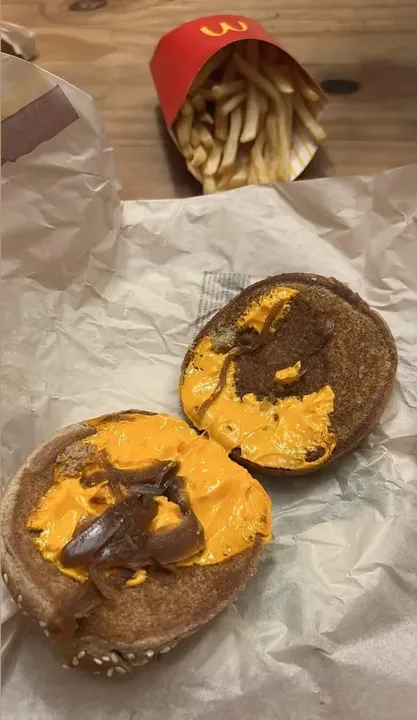 Hambúrguer simplesmente não estava dentro do pão