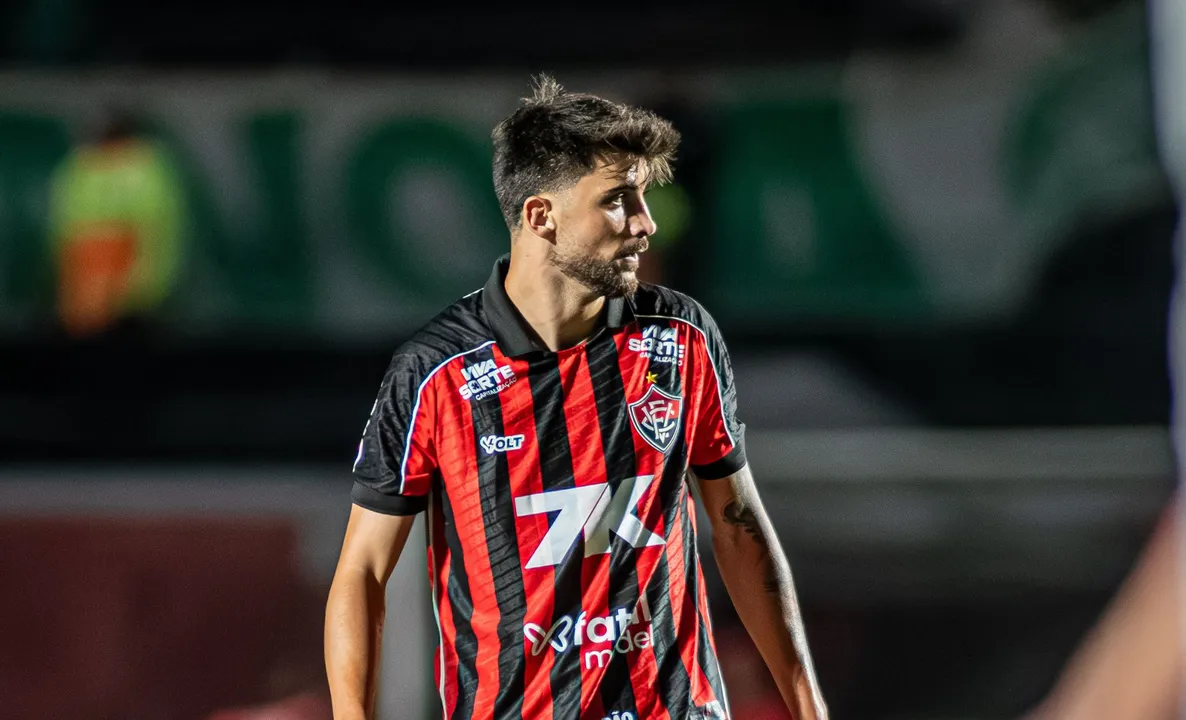 Rúben Ismael, meio-campista do Vitória