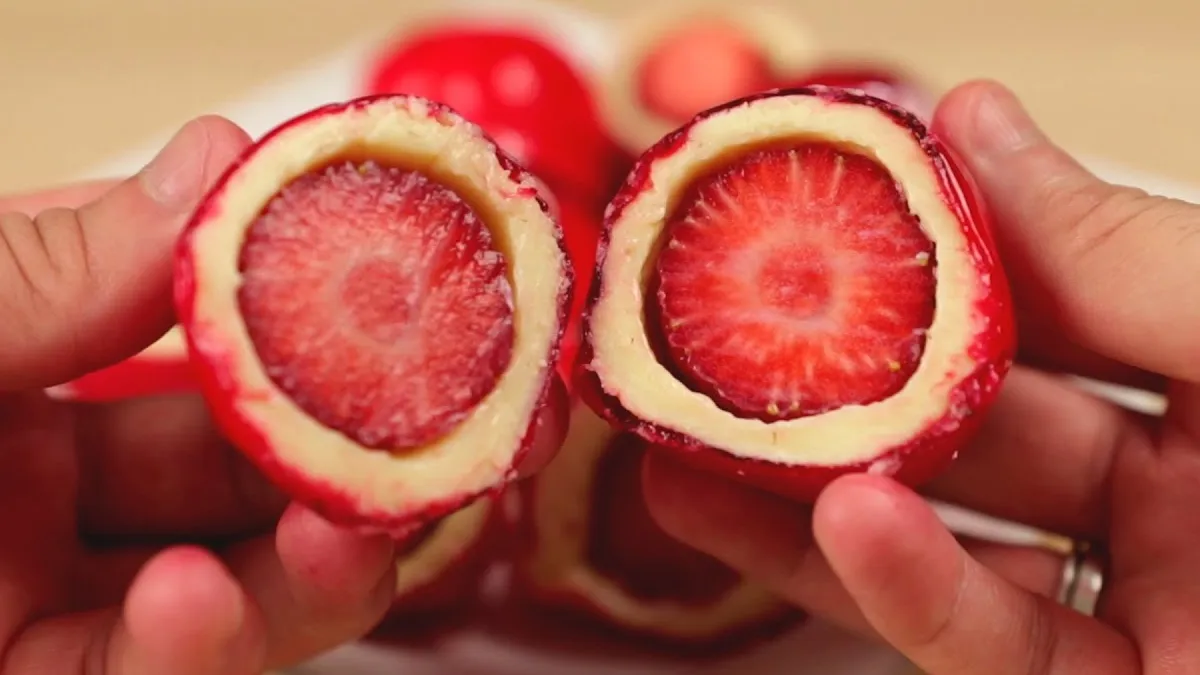 Morango do amor tem receita com poucos ingredientes