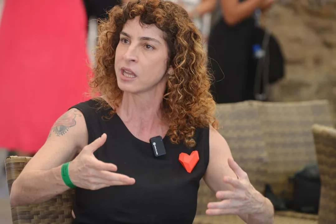 Em Salvador, Rosane Svartman une literatura e TV