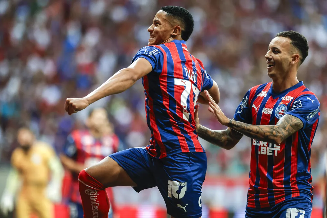 Tiago comemora gol pelo Bahia